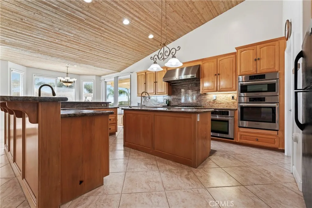 35751 Avenida La Cresta, Murrieta, California 92562 home-pic-19